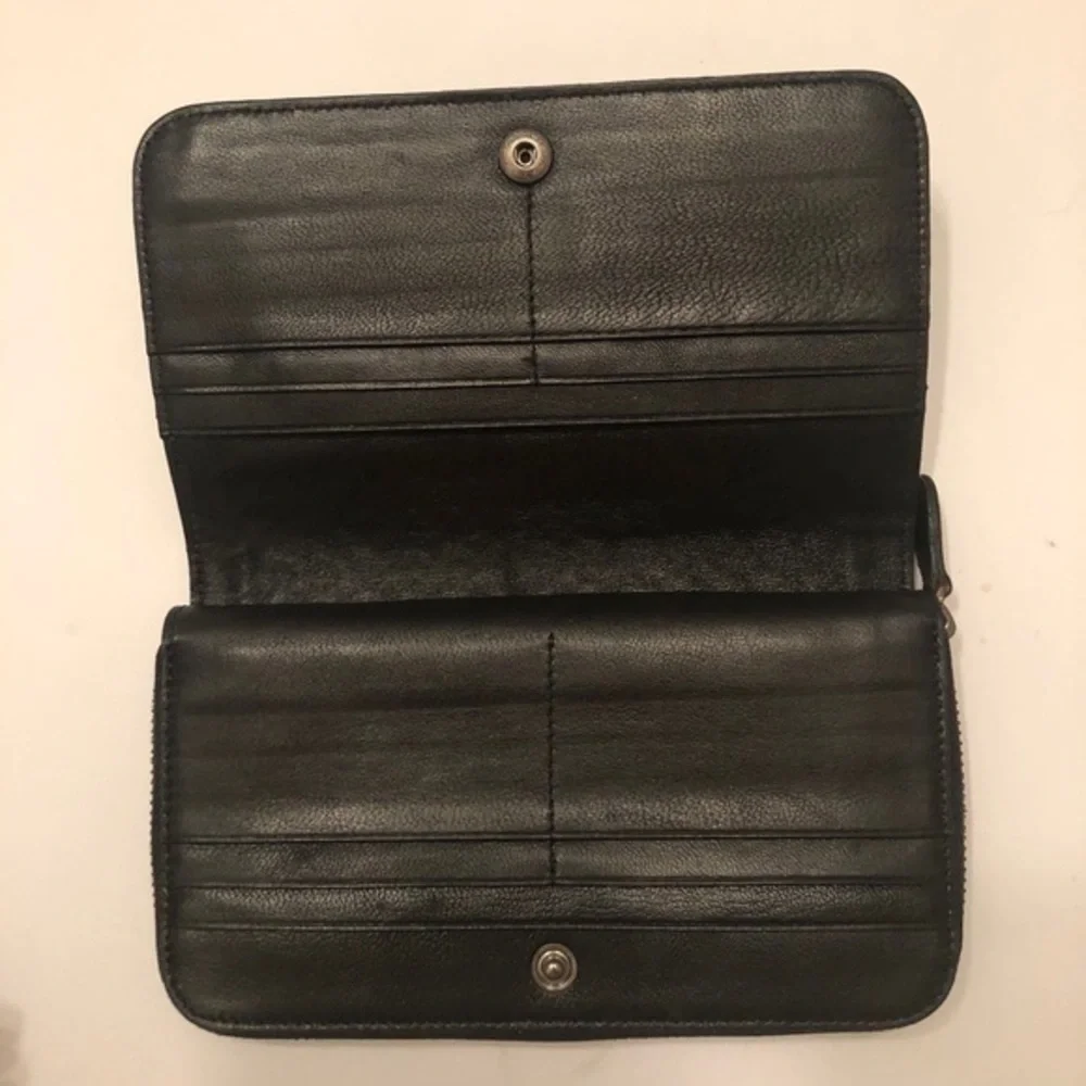 Black leather woven intrecciato wallet clutch bag